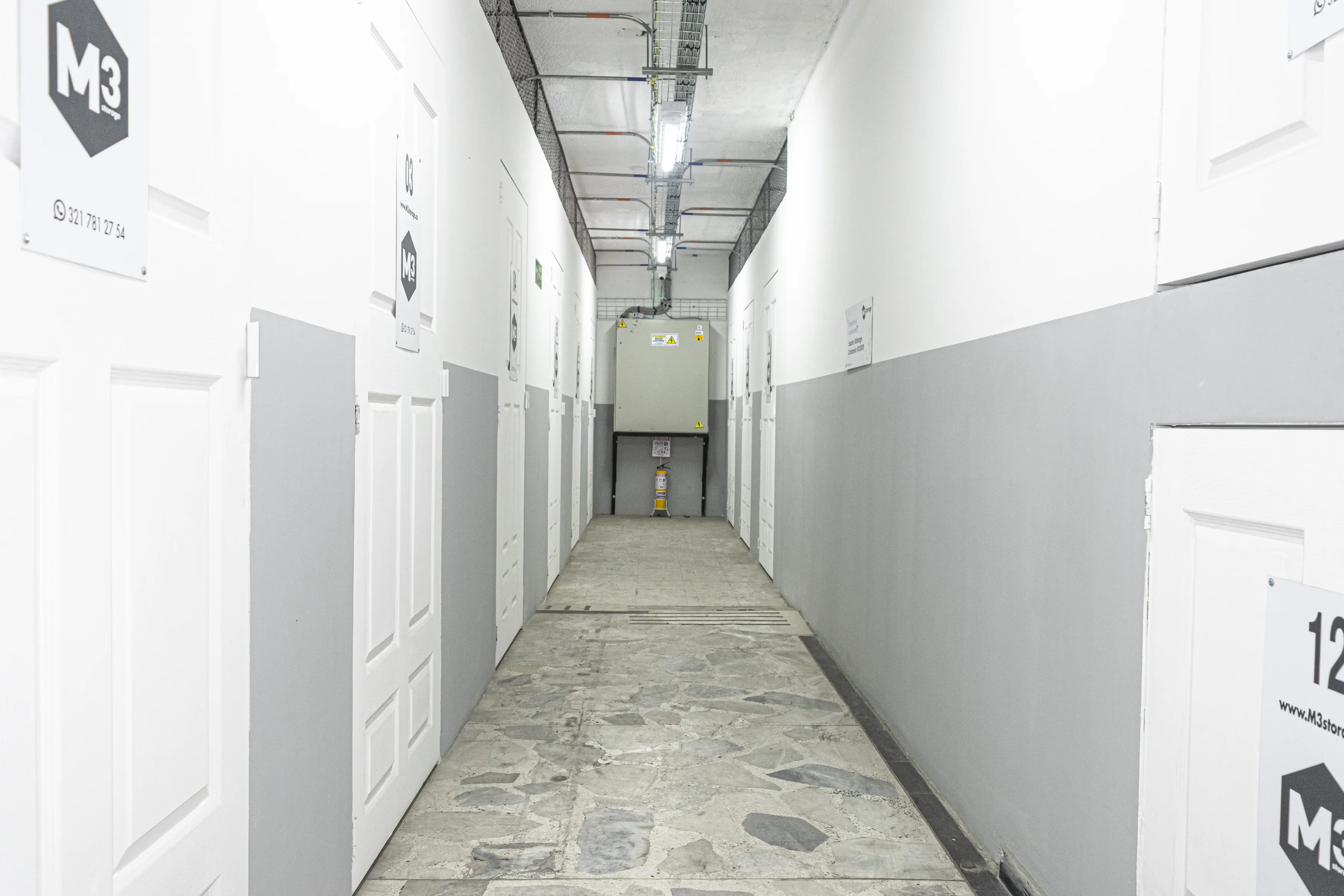 Bodega en Arriendo en Montevideo, Bogotá, 3,0 m² — CREBI