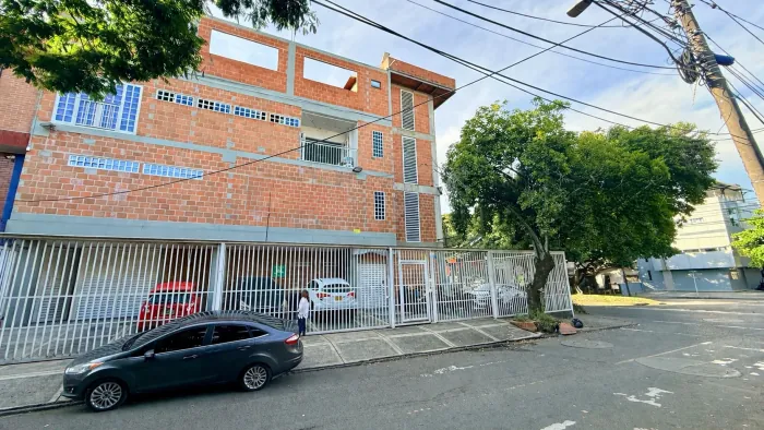 Edificio en Venta en Vipasa, Cali, 1150,0 m² — CREBI