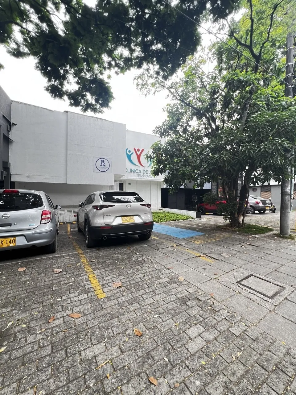 Local en Arriendo en Urbanización Tequendama, Cali, 450,0 m² — CREBI