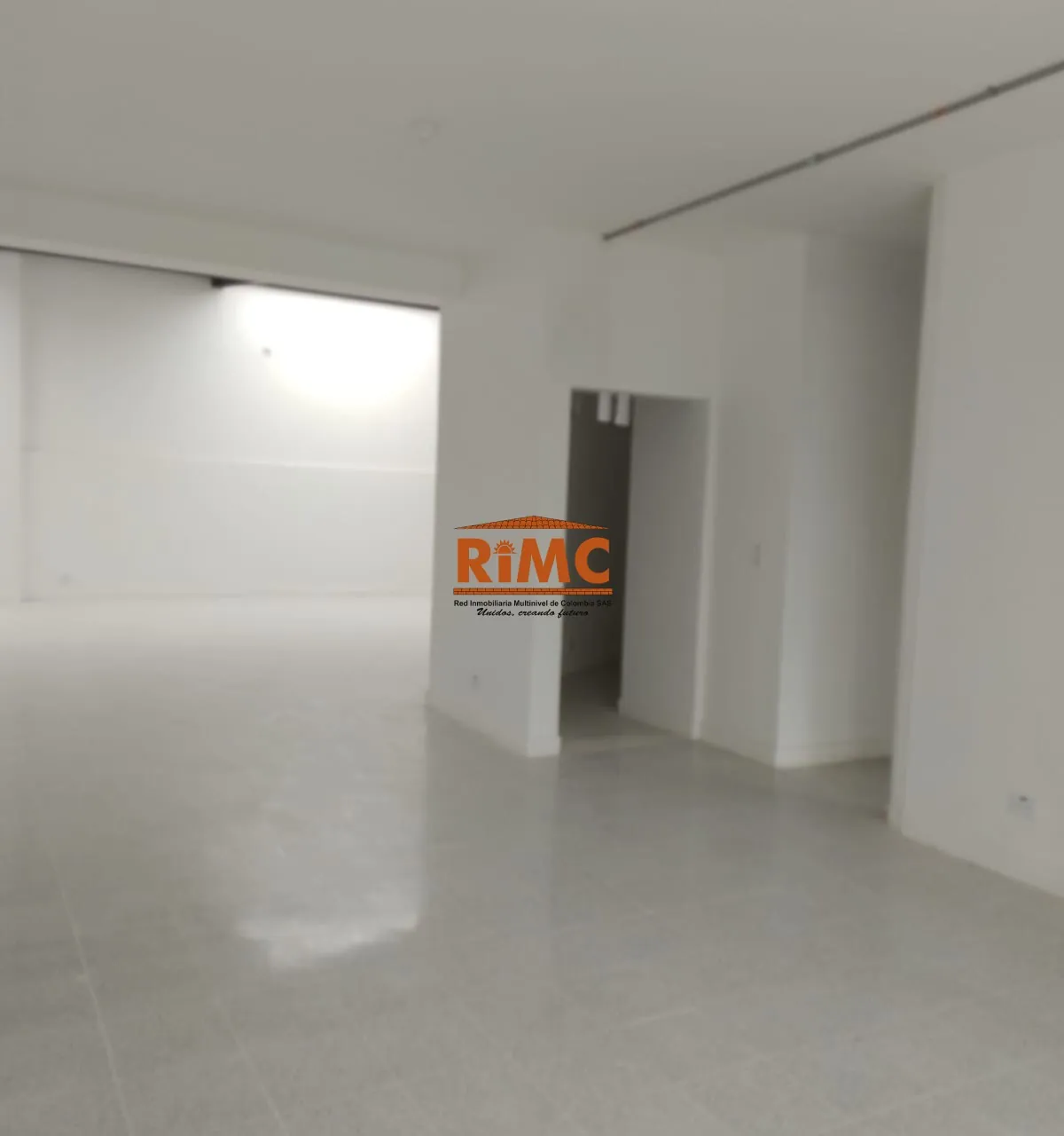 Local en Arriendo en Los Alamos, Pereira, 220,0 m² — CREBI