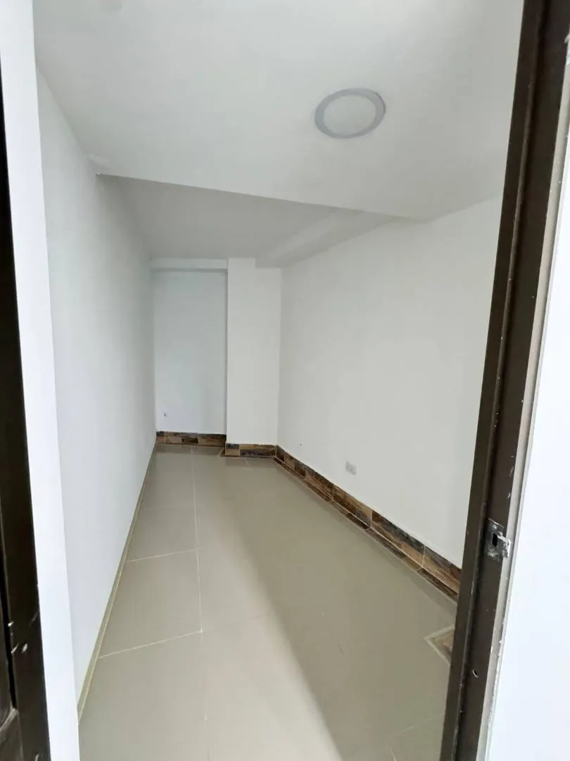 Oficina en Arriendo en San Jose Sur, Pereira, 440,0 m² (foto 9) — CREBI