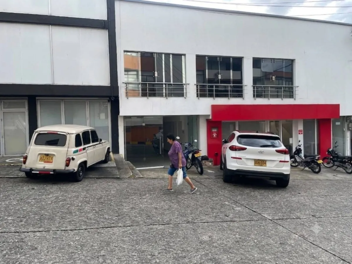 Local en Arriendo en Sector 30 de Agosto, Pereira, 100,0 m² — CREBI
