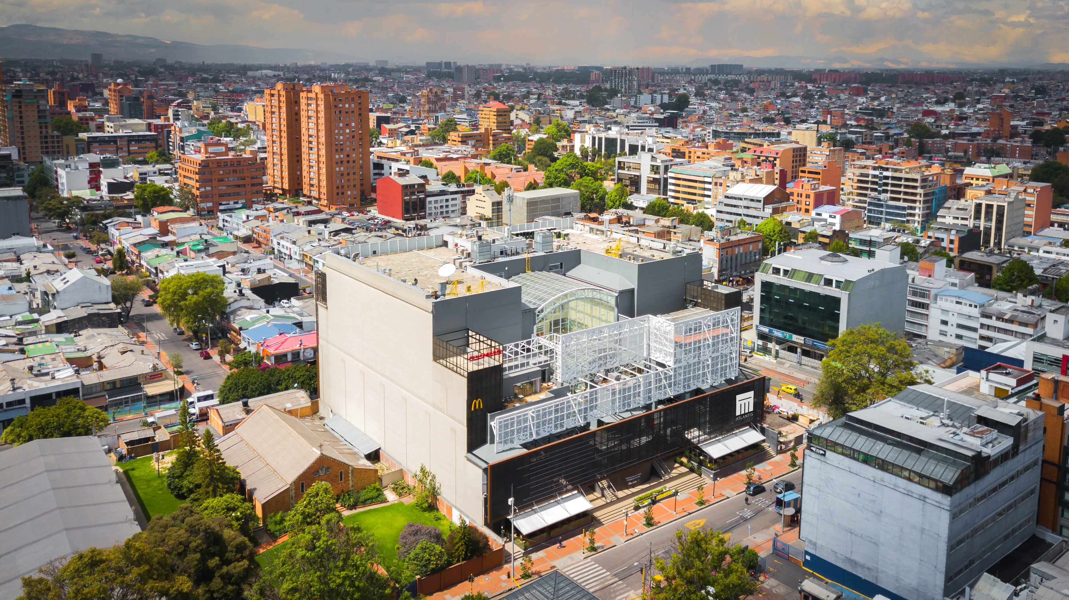 Bodega en Arriendo en UPZs de Bogotá, Bogotá, 1,0 m² — CREBI
