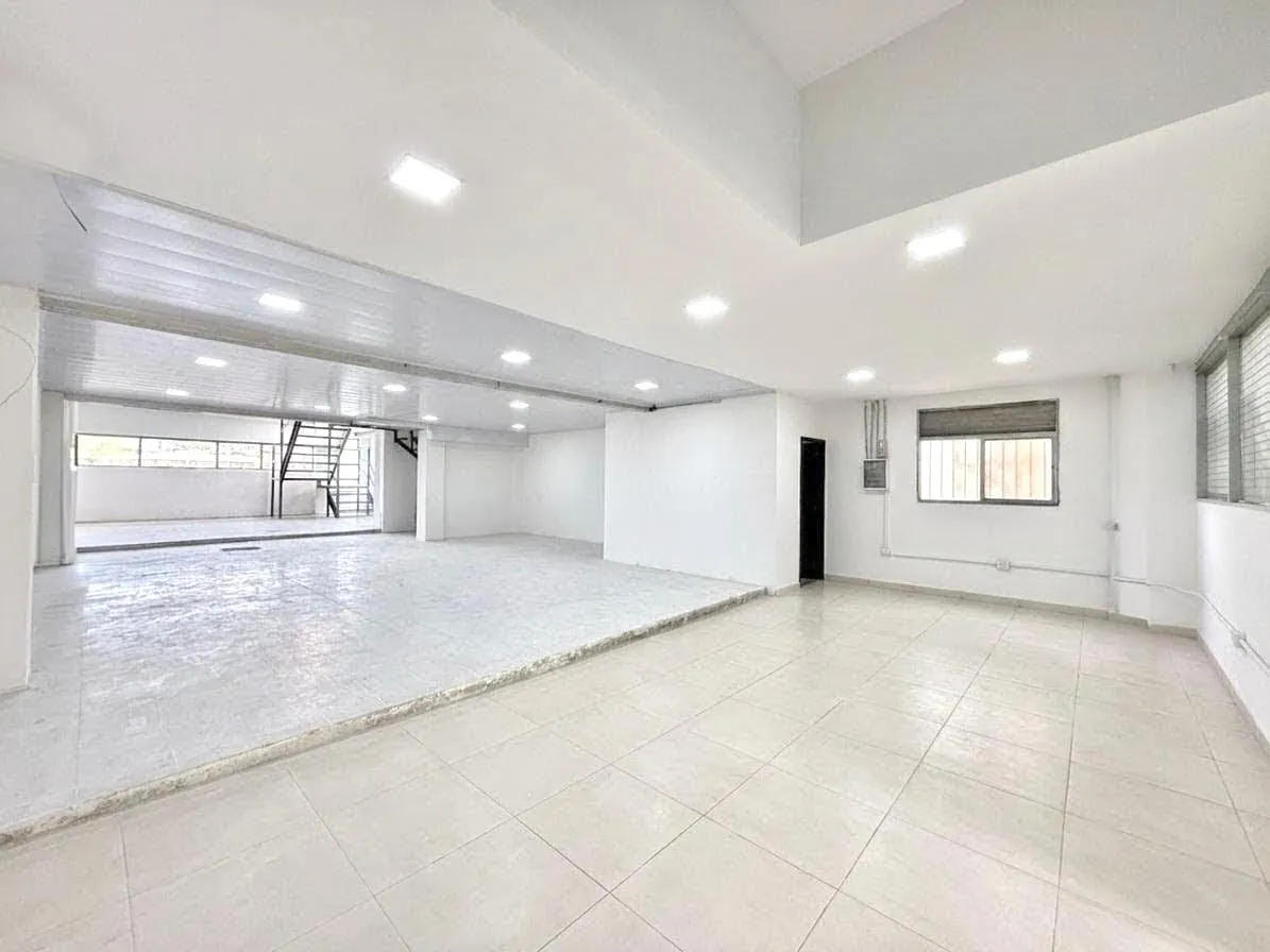 Local en Arriendo en San Joaquin, Pereira, 420,0 m² — CREBI