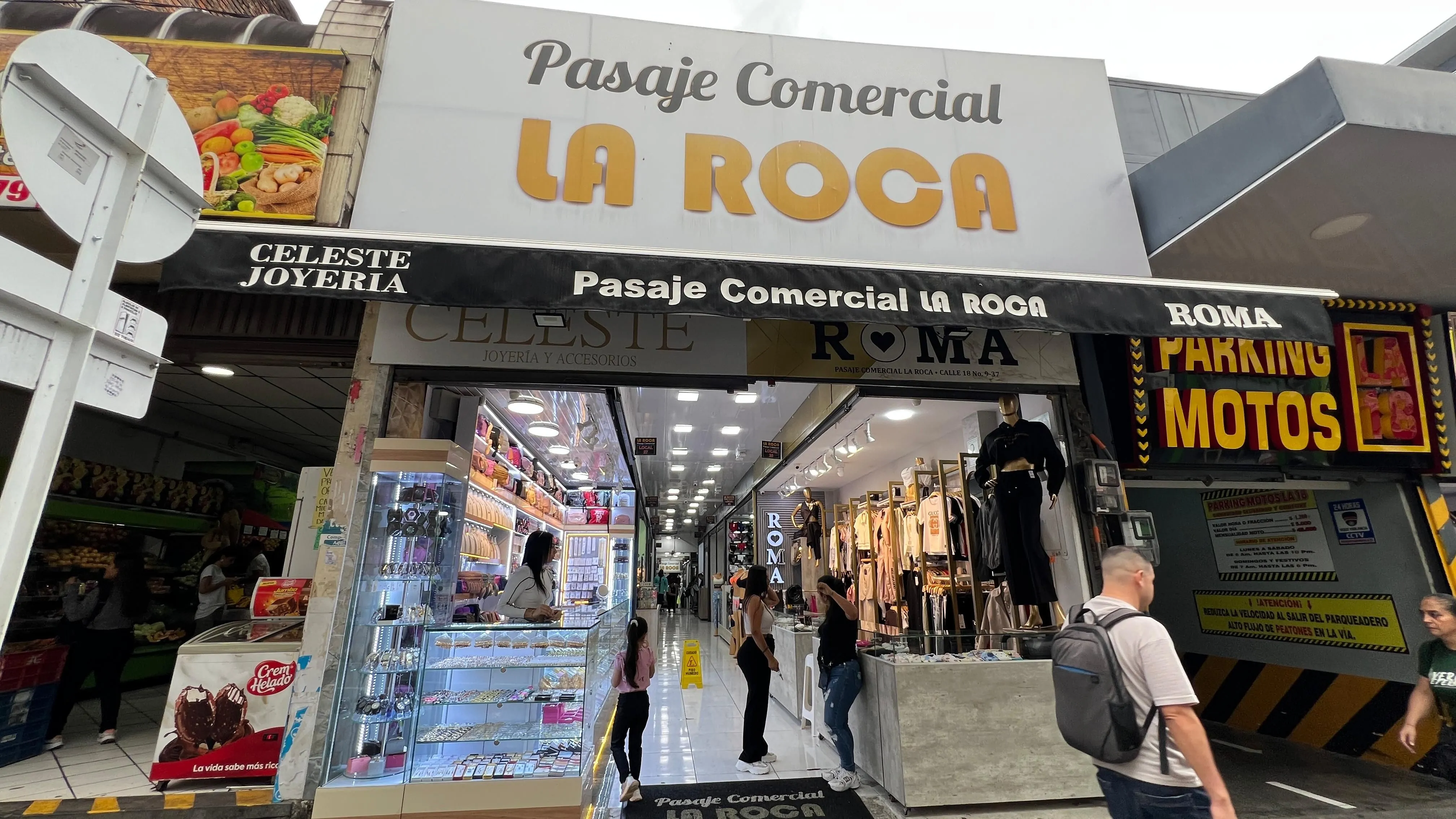 Local en Arriendo en Sector Galeria Central, Pereira, 10,0 m² — CREBI