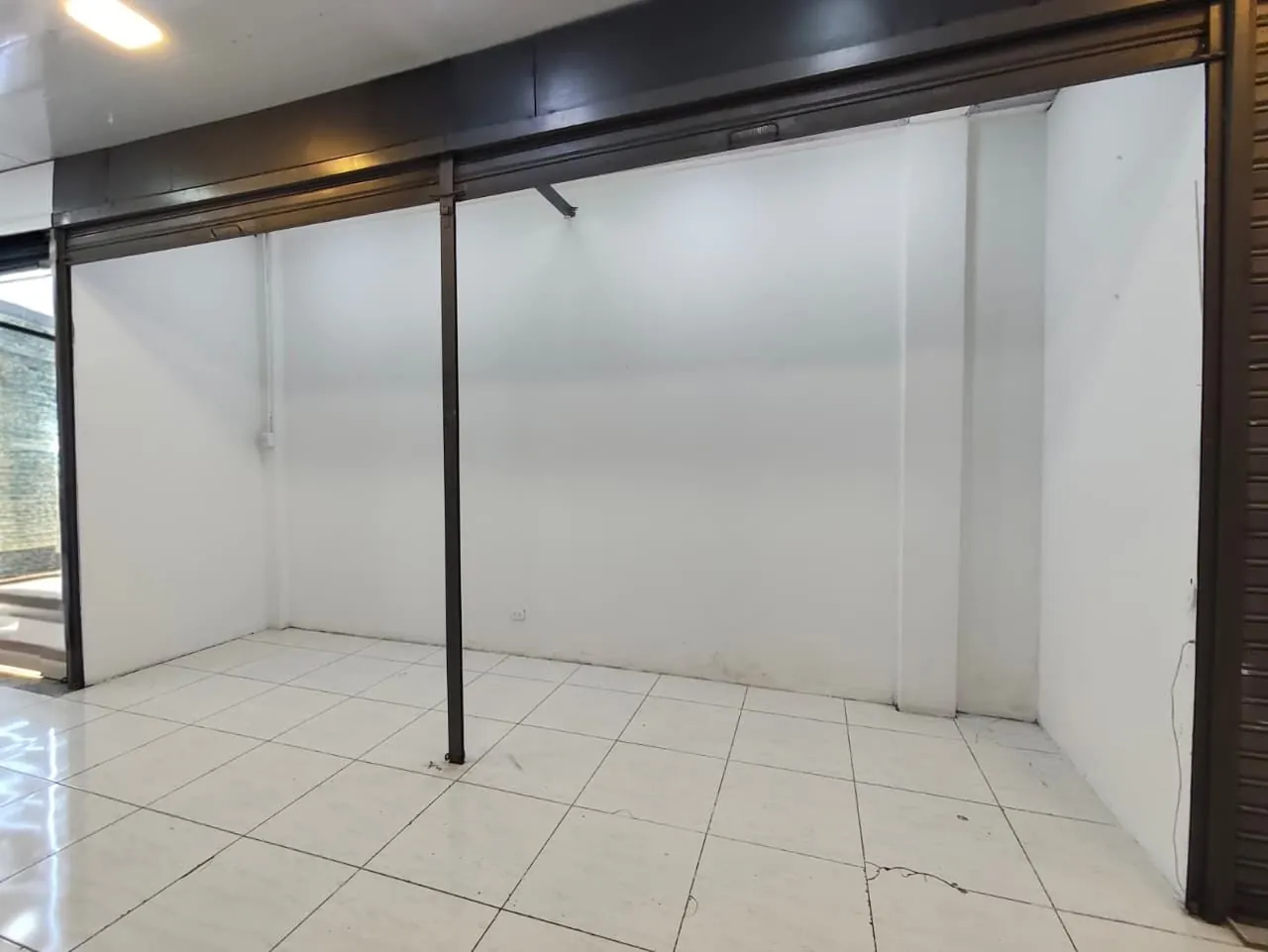 Local en Arriendo en Sector Galeria Central, Pereira, 10,0 m² — CREBI