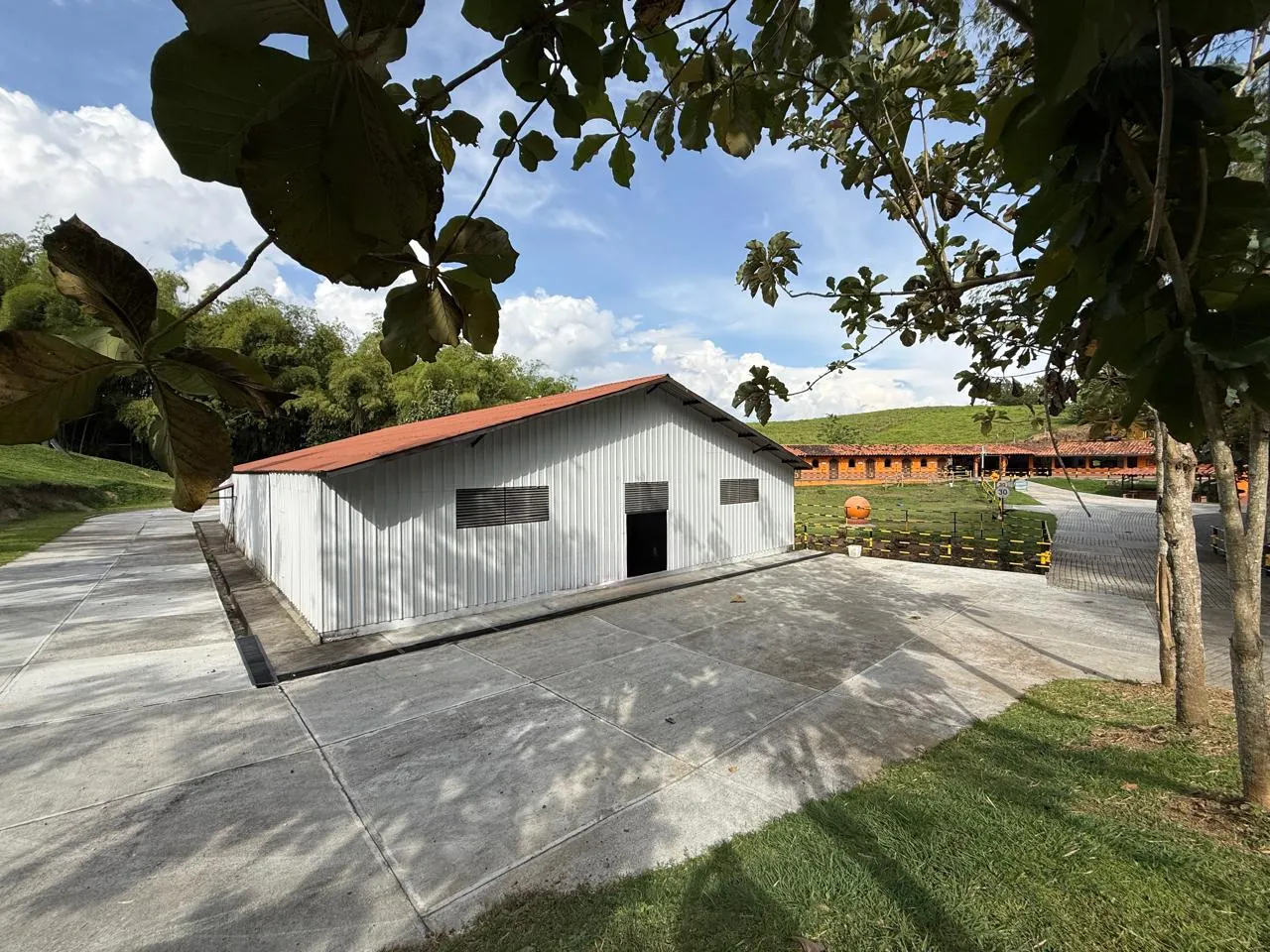 Bodega en Arriendo en Cerritos, Pereira, 600,0 m² — CREBI