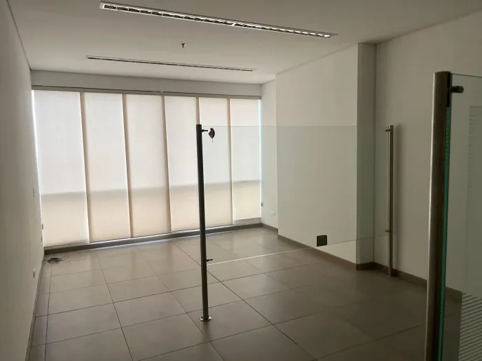 Oficina en Arriendo en Chipichape, Cali, 37,0 m² — CREBI