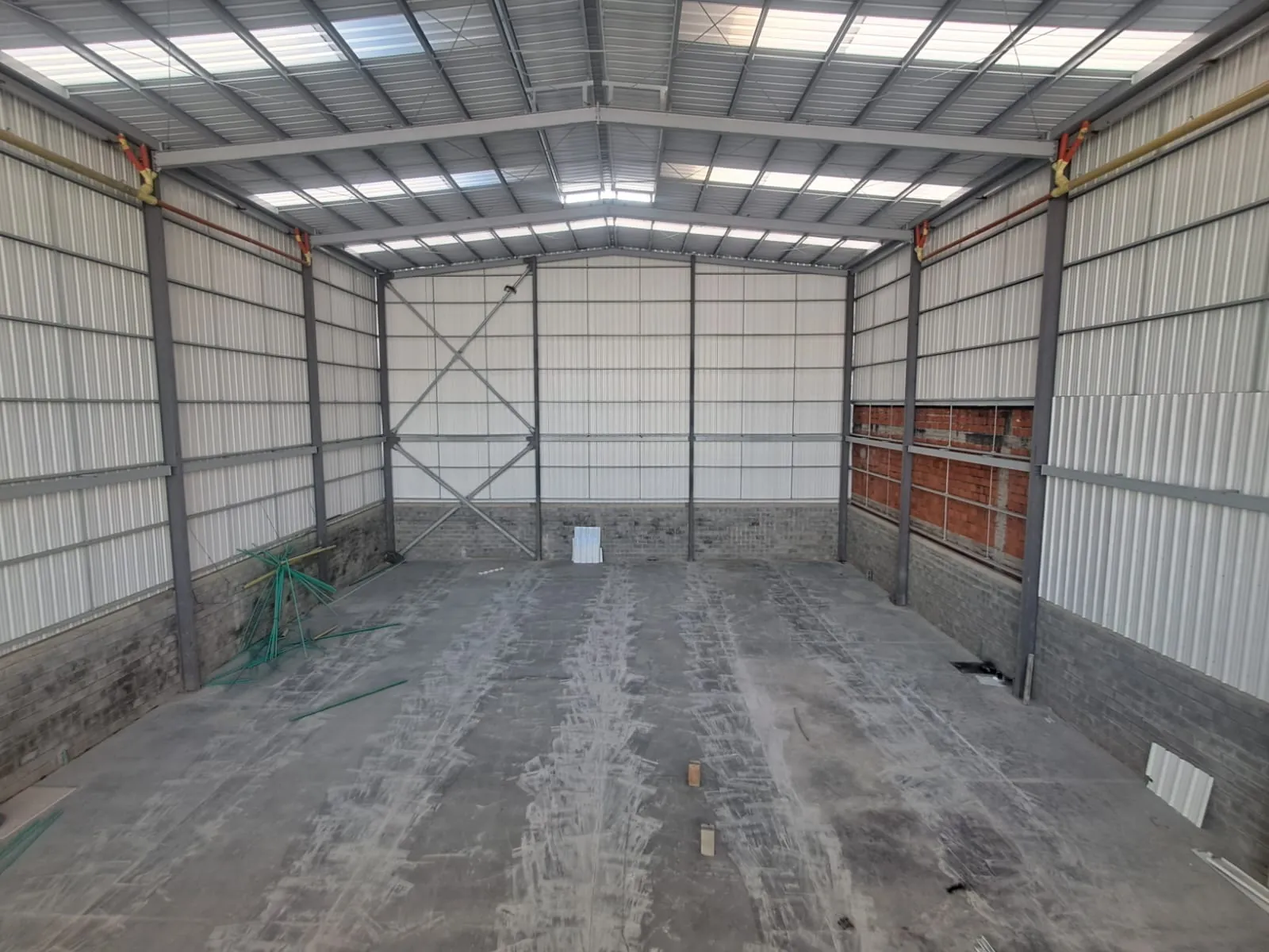 Bodega en Arriendo en La Playita, Dosquebradas, 700,0 m² — CREBI