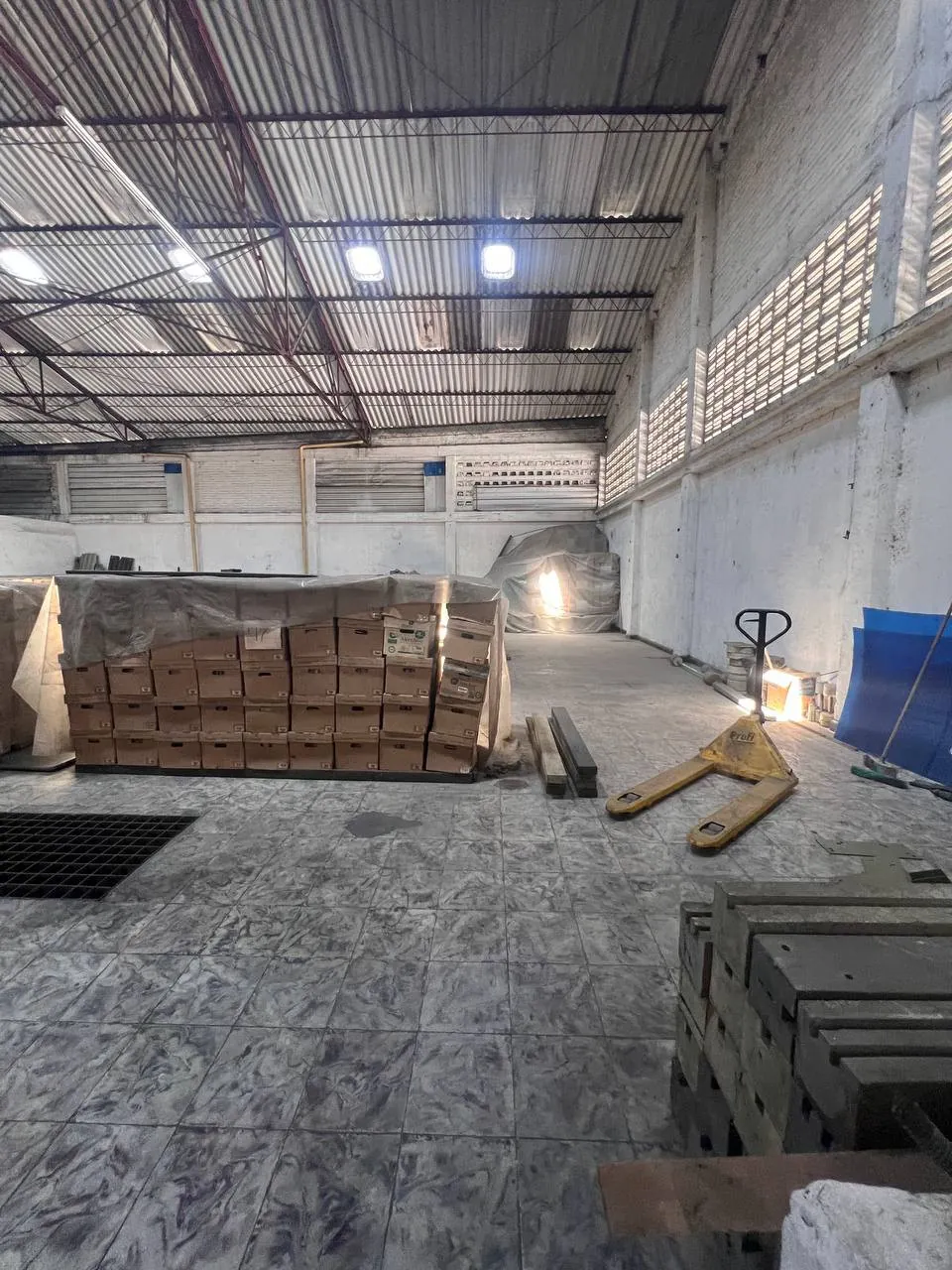 Bodega en Venta en San Nicolás, Cali, 2312,0 m² — CREBI