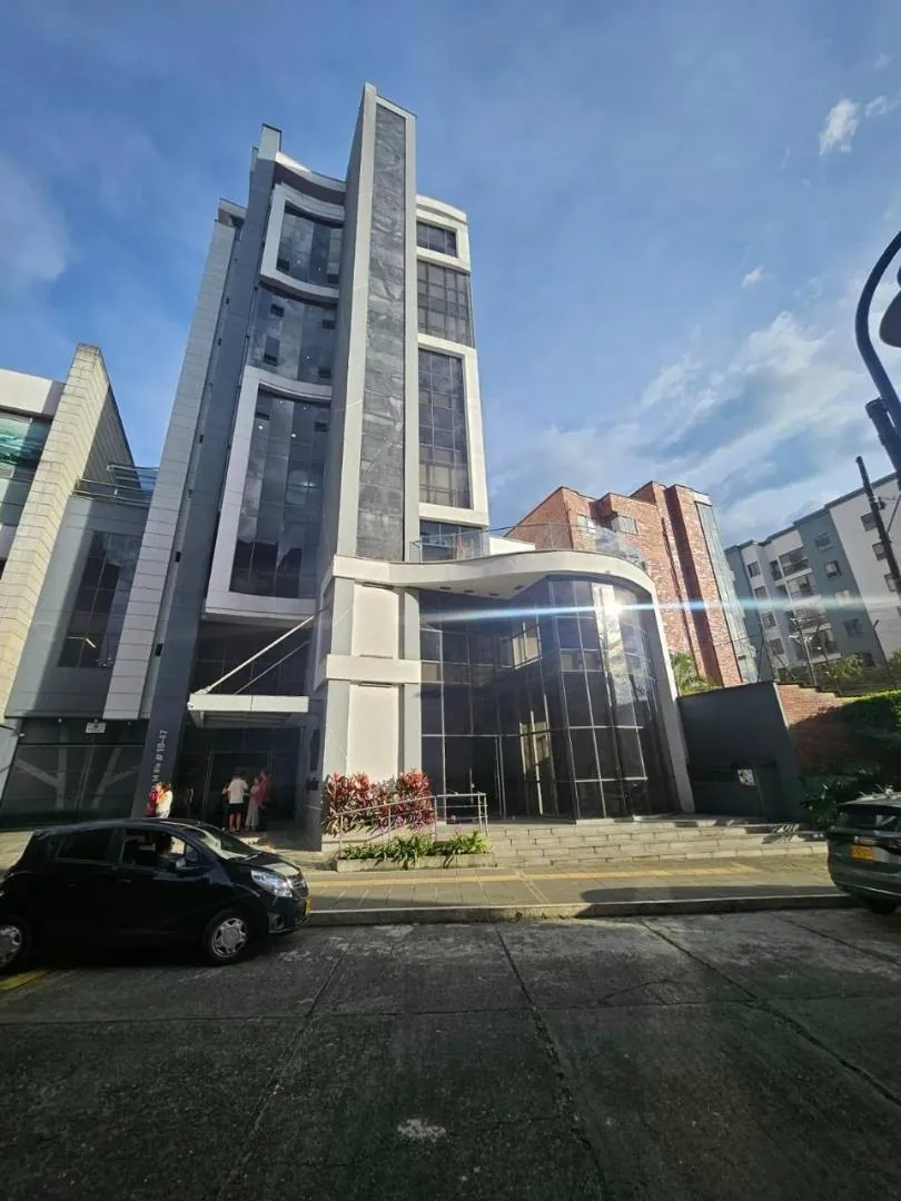 Local en Arriendo en Los Alpes, Pereira, 5220,0 m² (foto 2) — CREBI