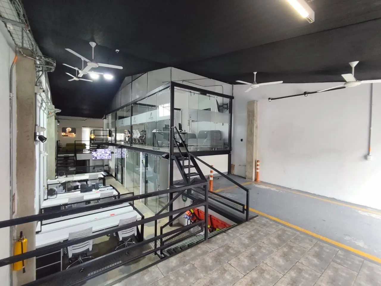 Bodega en Arriendo en Alfonso Lopez, Pereira, 330,0 m² (foto 2) — CREBI