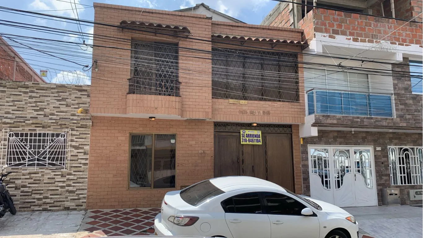 Bodega en Arriendo en Atanasio Girardot, Cali, 366,0 m² (foto 2) — CREBI