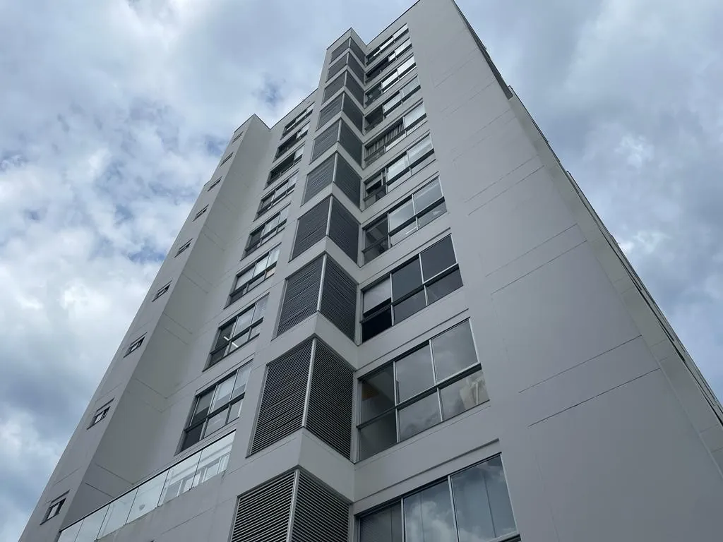 Oficina en Arriendo en Los Angeles, Pereira, 40,0 m² — CREBI