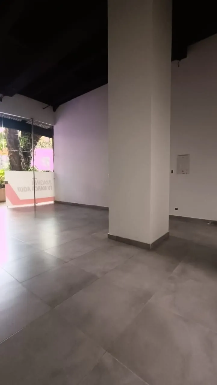 Local en Arriendo en Unicentro Cali, Cali, 47,0 m² (foto 2) — CREBI