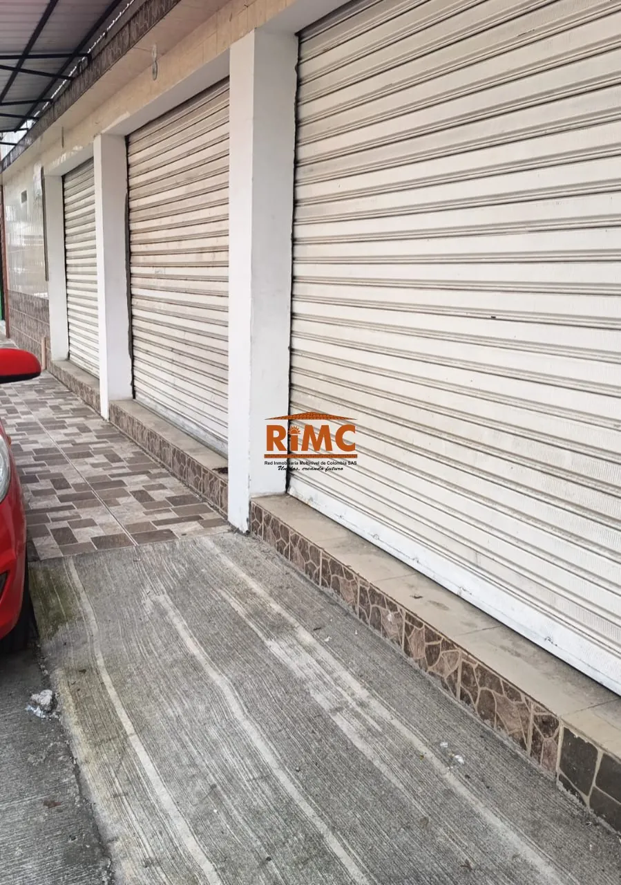 Local en Arriendo en Bloques Primero de Febrero, Pereira, 1402,0 m² — CREBI
