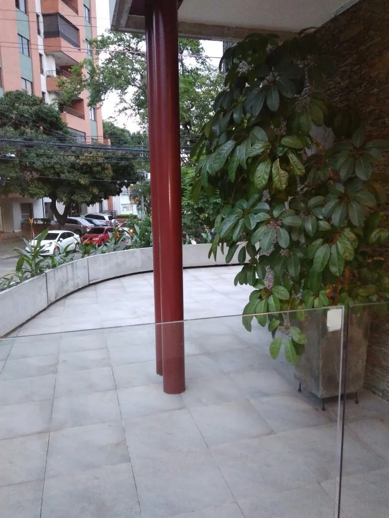 Local en Arriendo en Santa Mónica, Cali, 325,0 m² (foto 2) — CREBI