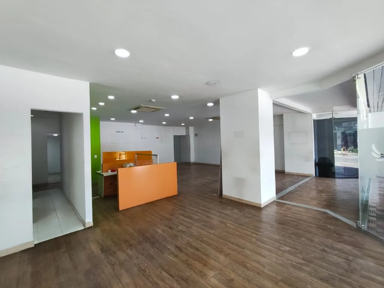 Local en Arriendo en Sector Plaza de Bolivar, Pereira, 579,0 m² (foto 2) — CREBI