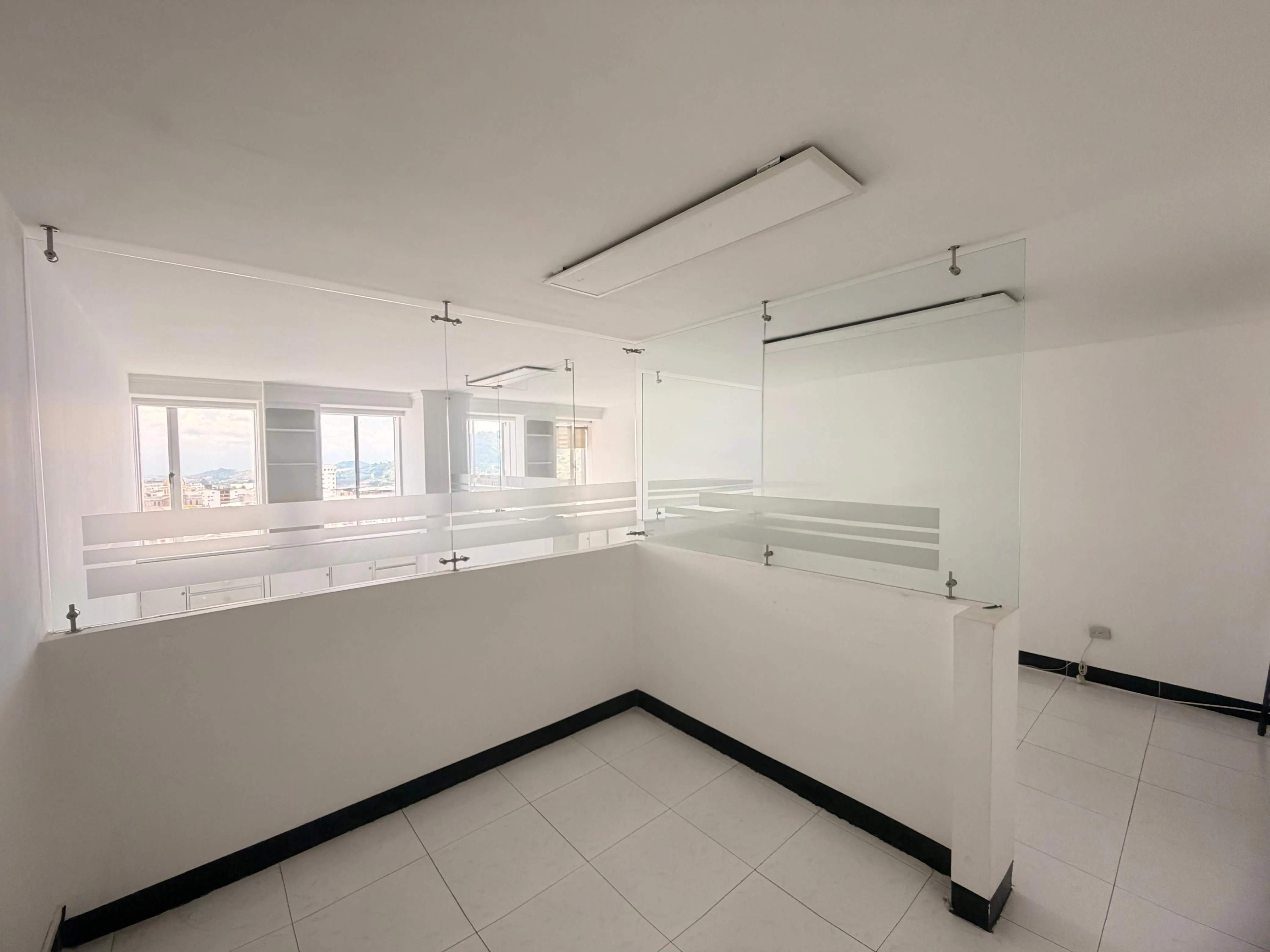 Oficina en Arriendo en Sector Plaza de Bolivar, Pereira, 35,0 m² (foto 2) — CREBI