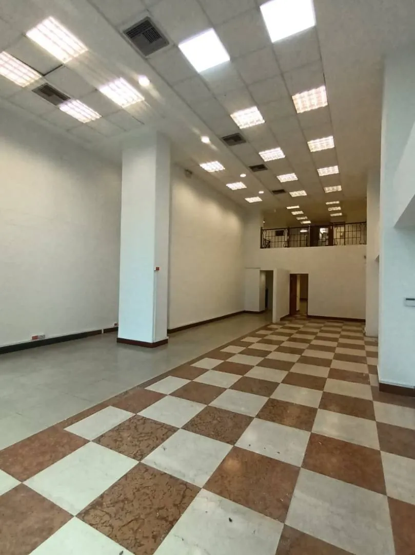 Local en Arriendo en San Jose, Pereira, 263,0 m² (foto 2) — CREBI