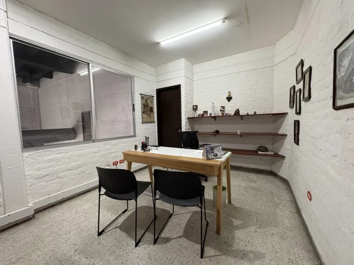Oficina en Arriendo en El Bosque, Cali, 380,0 m² (foto 2) — CREBI