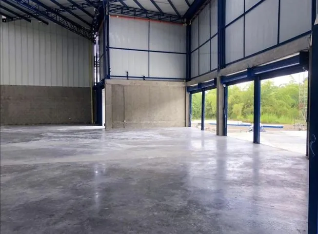 Bodega en Venta en Tribunas Corcega, Pereira, 640,0 m² (foto 2) — CREBI