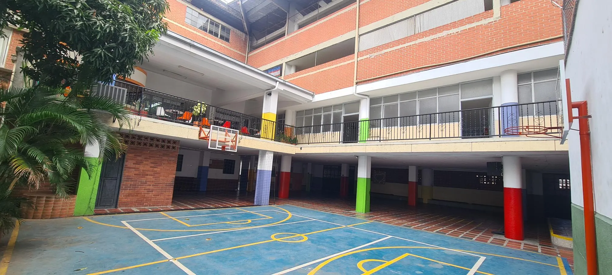 Edificio en Arriendo en Bretaña, Cali, 5542,0 m² (foto 2) — CREBI