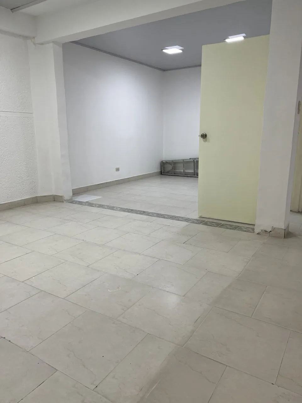 Local en Arriendo en Urbanización Tequendama, Cali, 164,0 m² (foto 2) — CREBI
