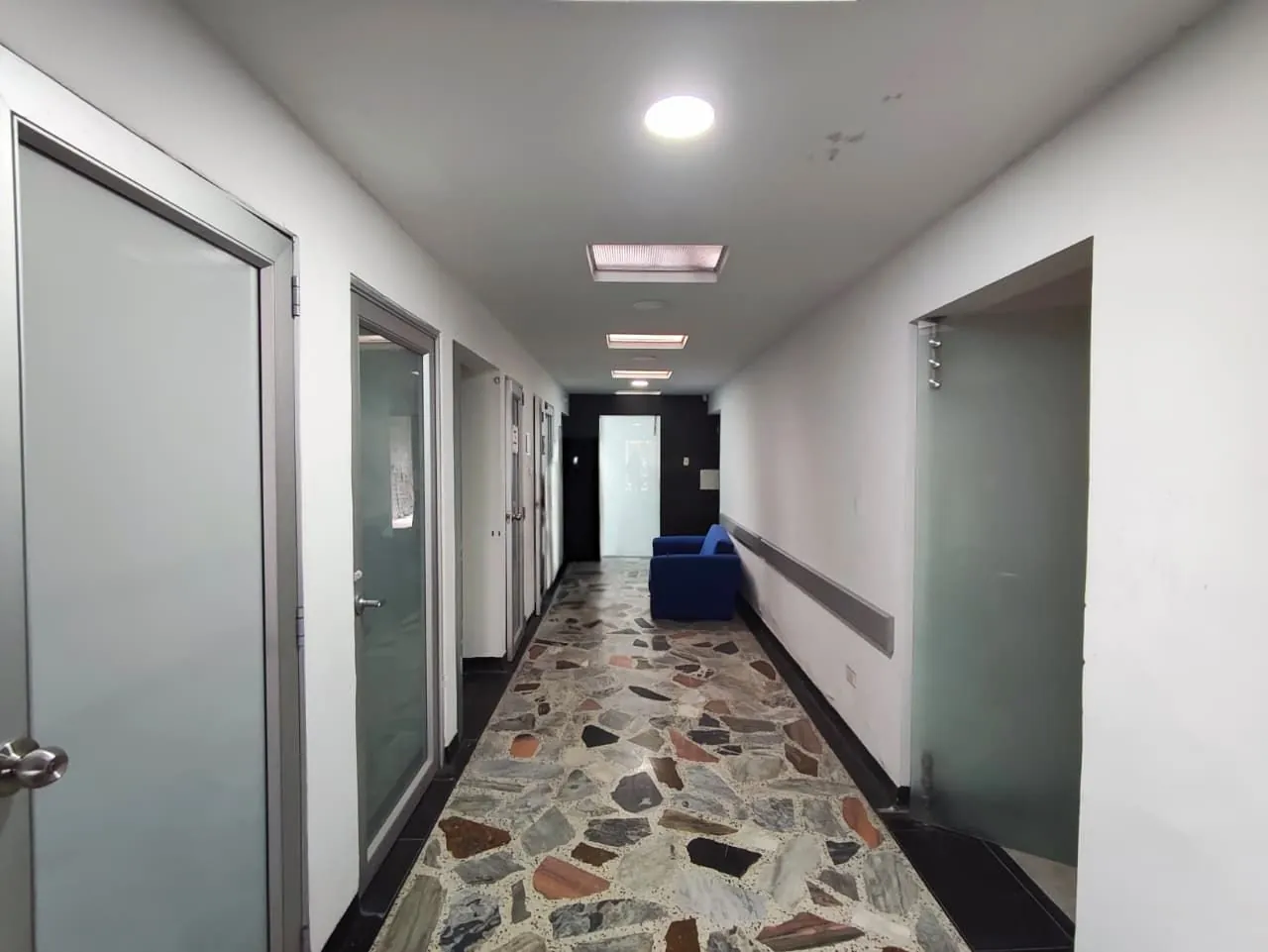 Local en Arriendo en Los Angeles, Pereira, 667,0 m² (foto 2) — CREBI