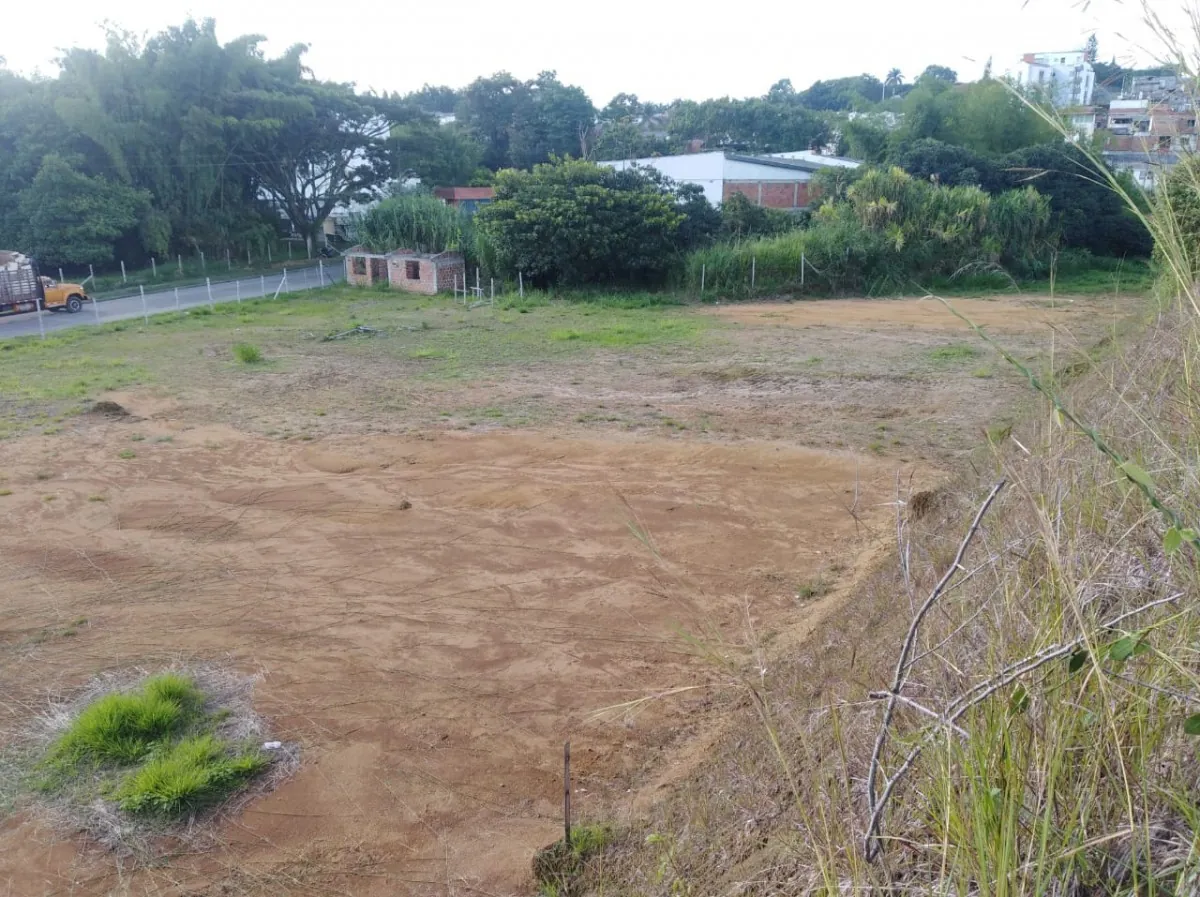 Lote en Venta en Avenida de las Américas, Pereira, 4680,0 m² (foto 2) — CREBI