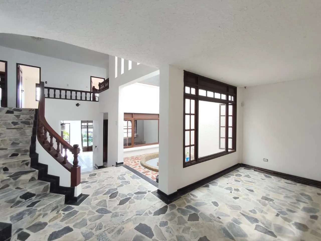 Local en Arriendo en Los Quimbayas, Pereira, 286,0 m² (foto 2) — CREBI