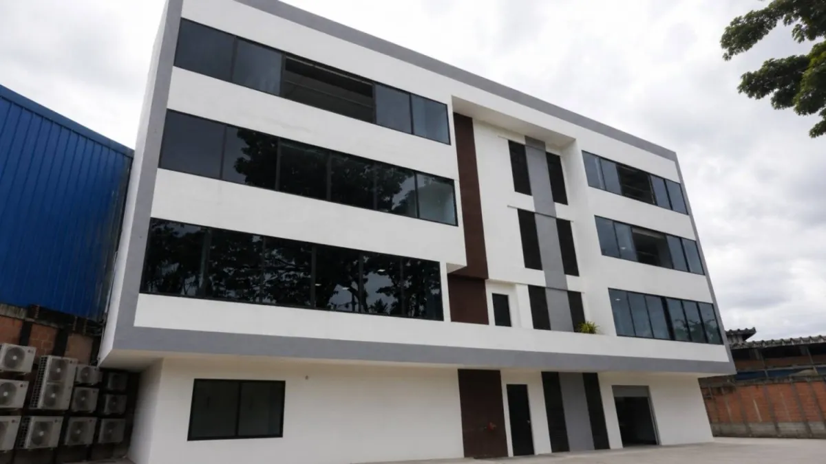 Oficina en Arriendo en Comuna Olímpica, Pereira, 1143,0 m² (foto 2) — CREBI