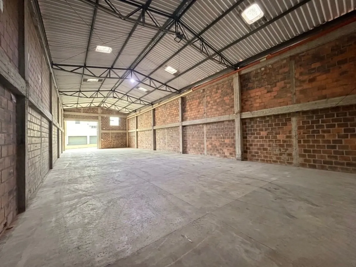 Bodega en Arriendo en La Playita, Dosquebradas, 300,0 m² (foto 2) — CREBI