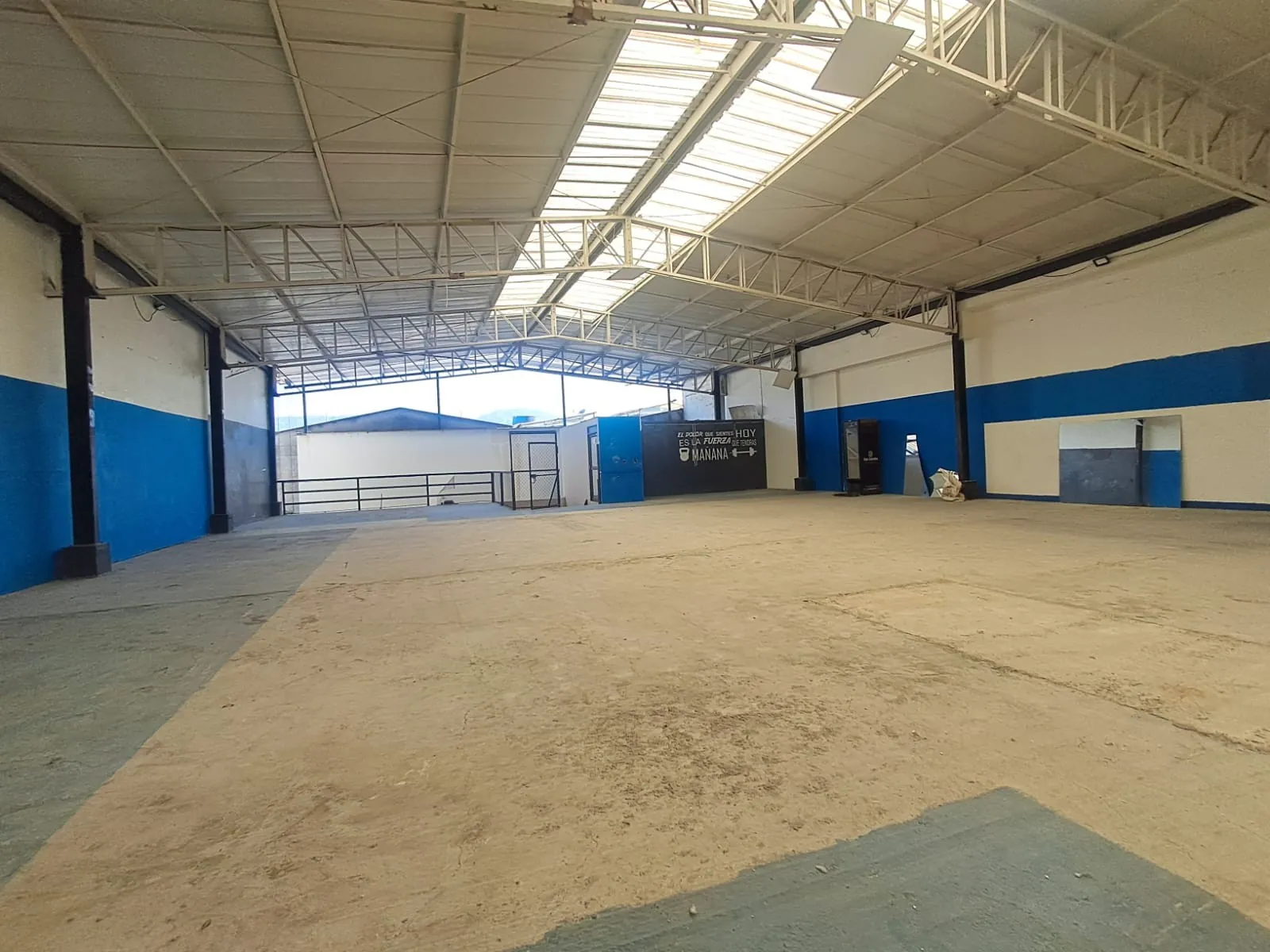 Bodega en Arriendo en Sector Galeria Central, Pereira, 440,0 m² (foto 2) — CREBI