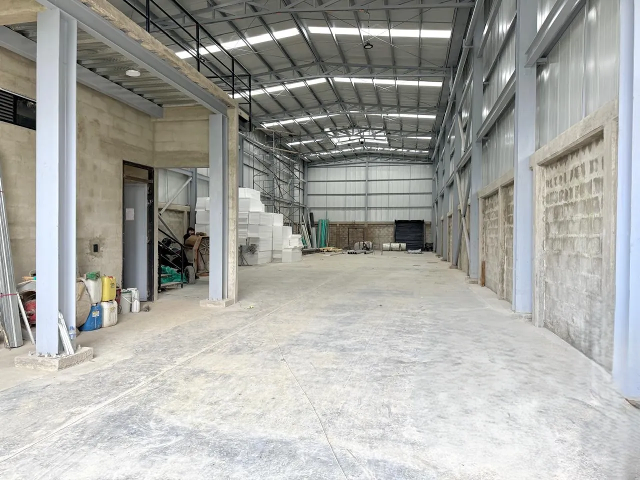 Bodega en Arriendo en Tribunas Corcega, Pereira, 690,0 m² (foto 2) — CREBI