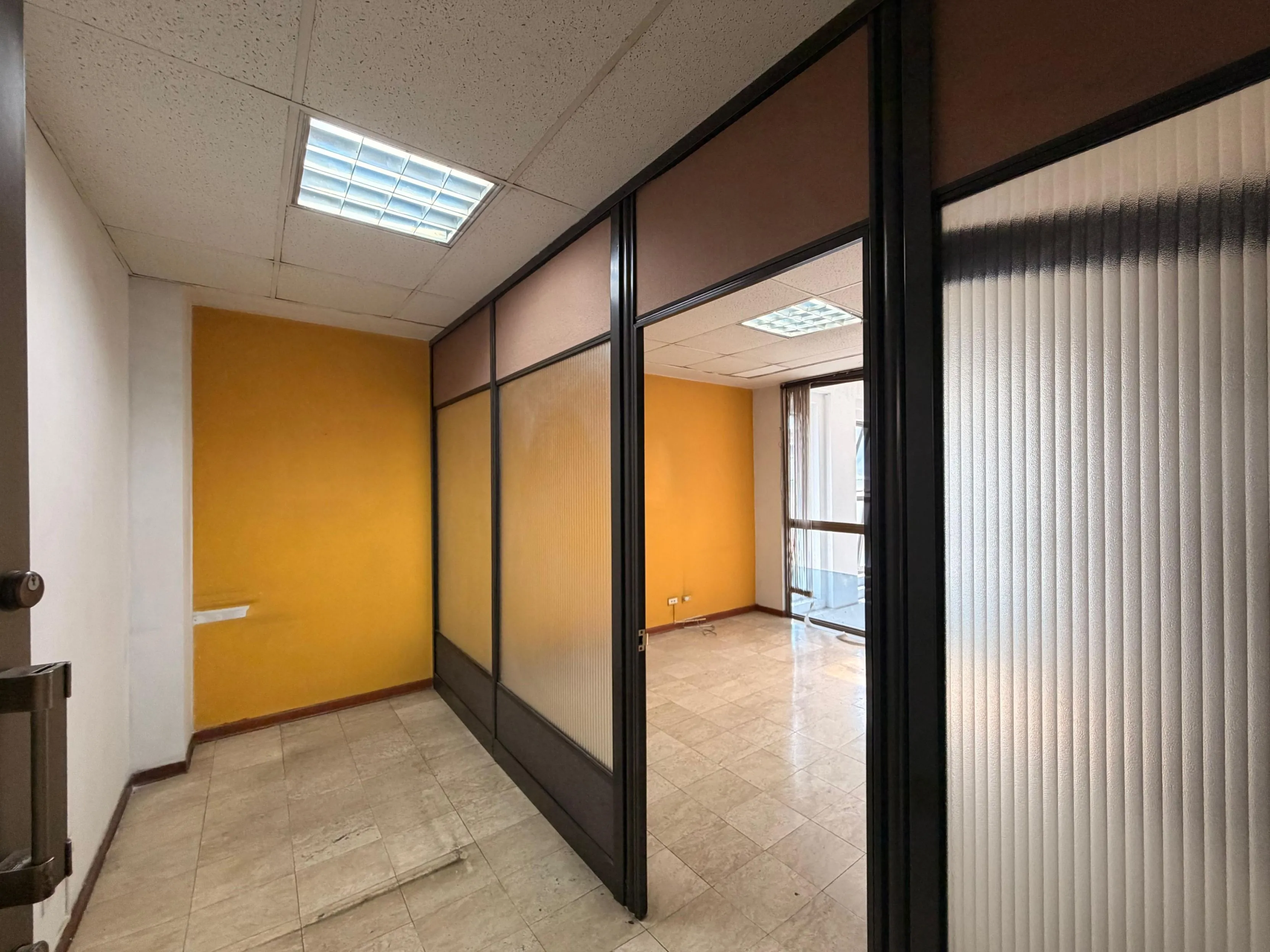 Oficina en Venta en Sector Plaza de Bolivar, Pereira, 23,0 m² (foto 2) — CREBI