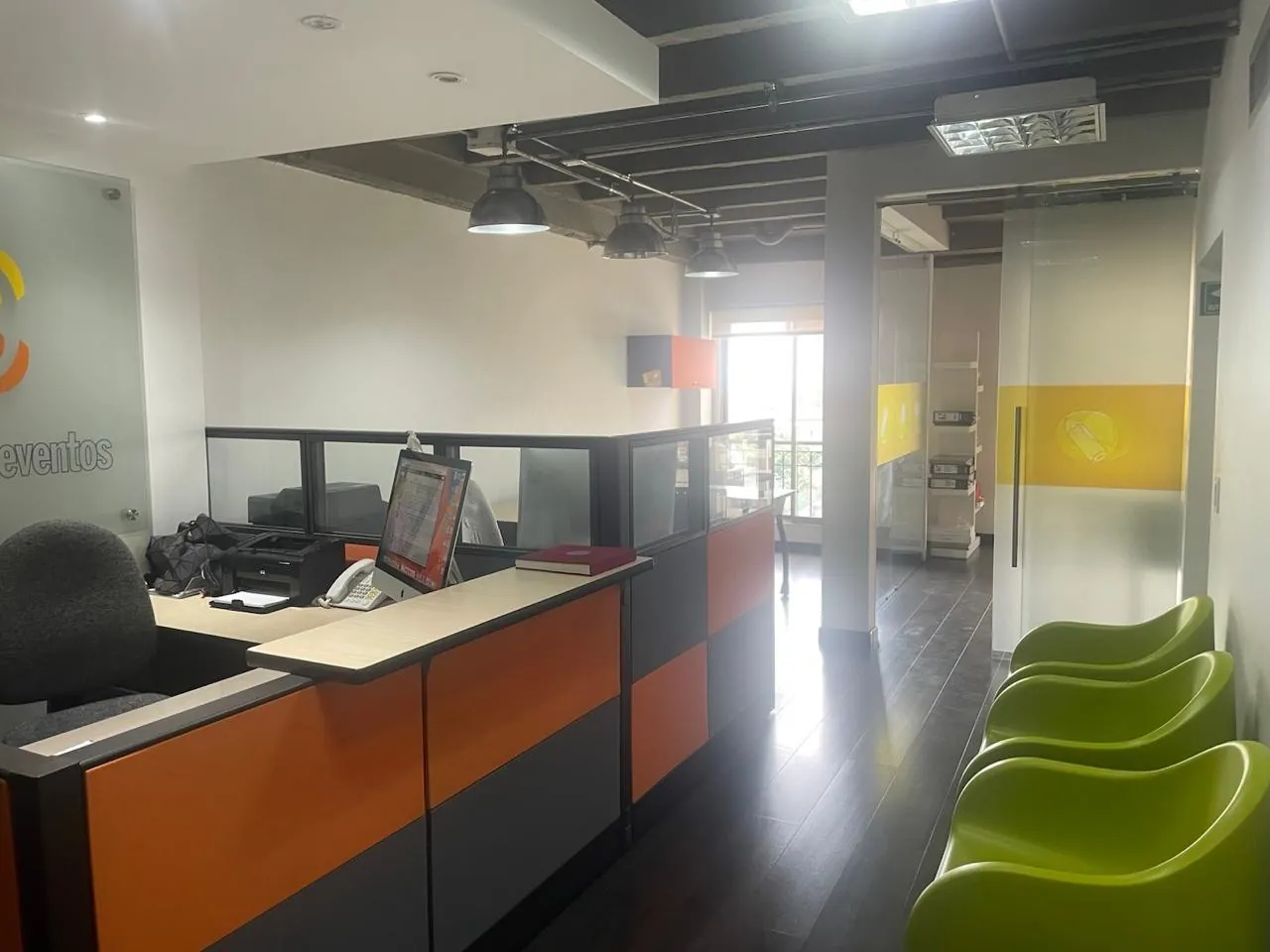 Oficina en Arriendo en Centenario, Cali, 110,0 m² (foto 2) — CREBI
