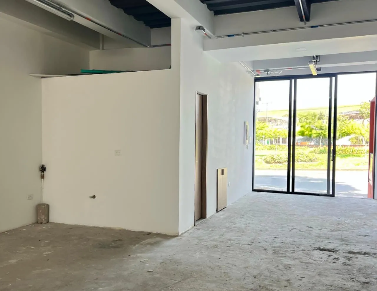 Local en Arriendo en El Plumrn Alto, Pereira, 85,0 m² (foto 2) — CREBI