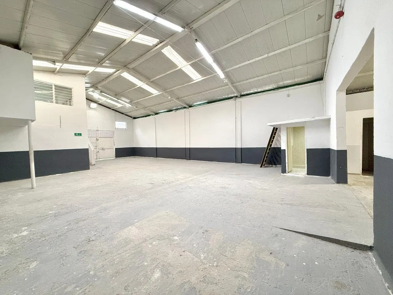 Bodega en Arriendo en Tribunas Corcega, Pereira, 350,0 m² (foto 2) — CREBI