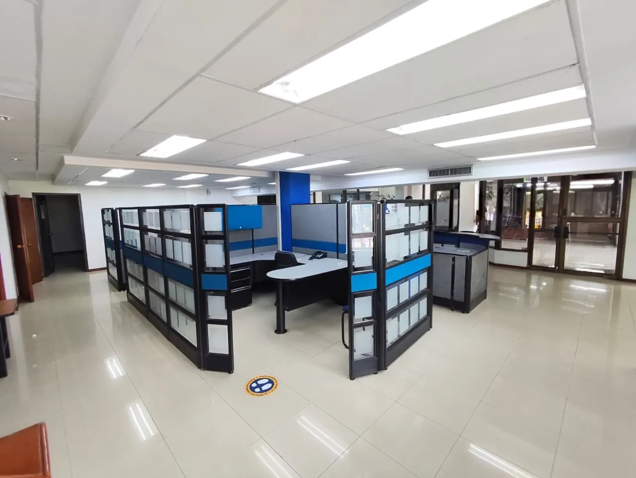 Local en Arriendo en Sector Plaza de Bolivar, Pereira, 390,0 m² (foto 2) — CREBI