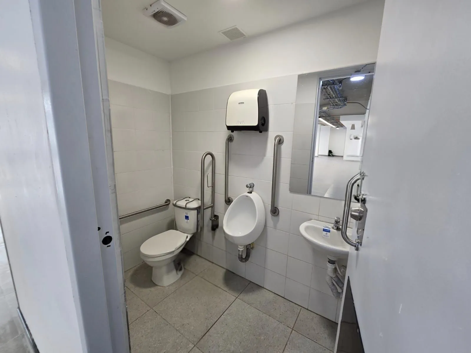 Local en Arriendo en Cuba, Pereira, 156,0 m² (foto 2) — CREBI