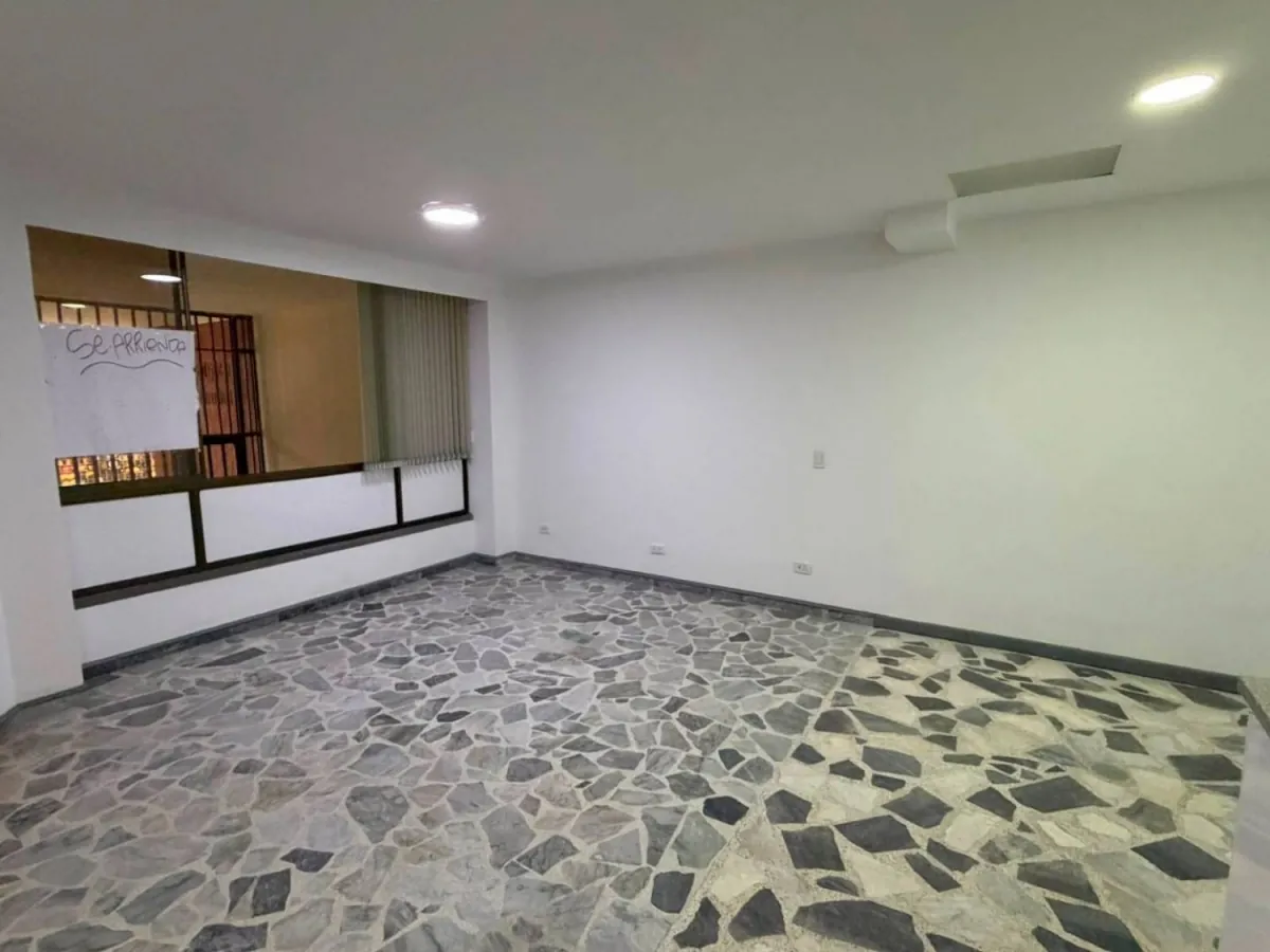 Local en Arriendo en Sector Lago Uribe, Pereira, 37,0 m² (foto 3) — CREBI