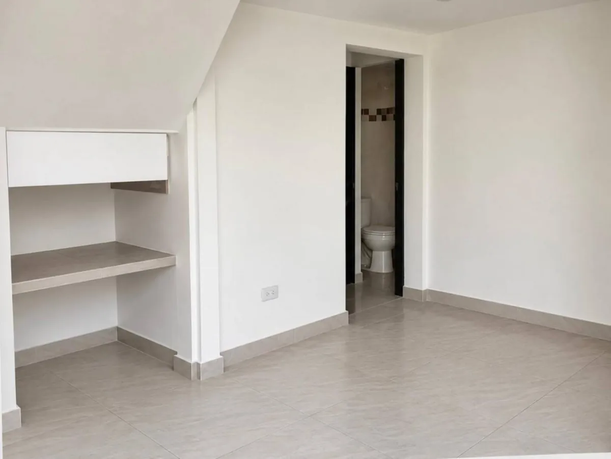 Local en Arriendo en Ciudad Jardin, Pereira, 18,0 m² (foto 3) — CREBI