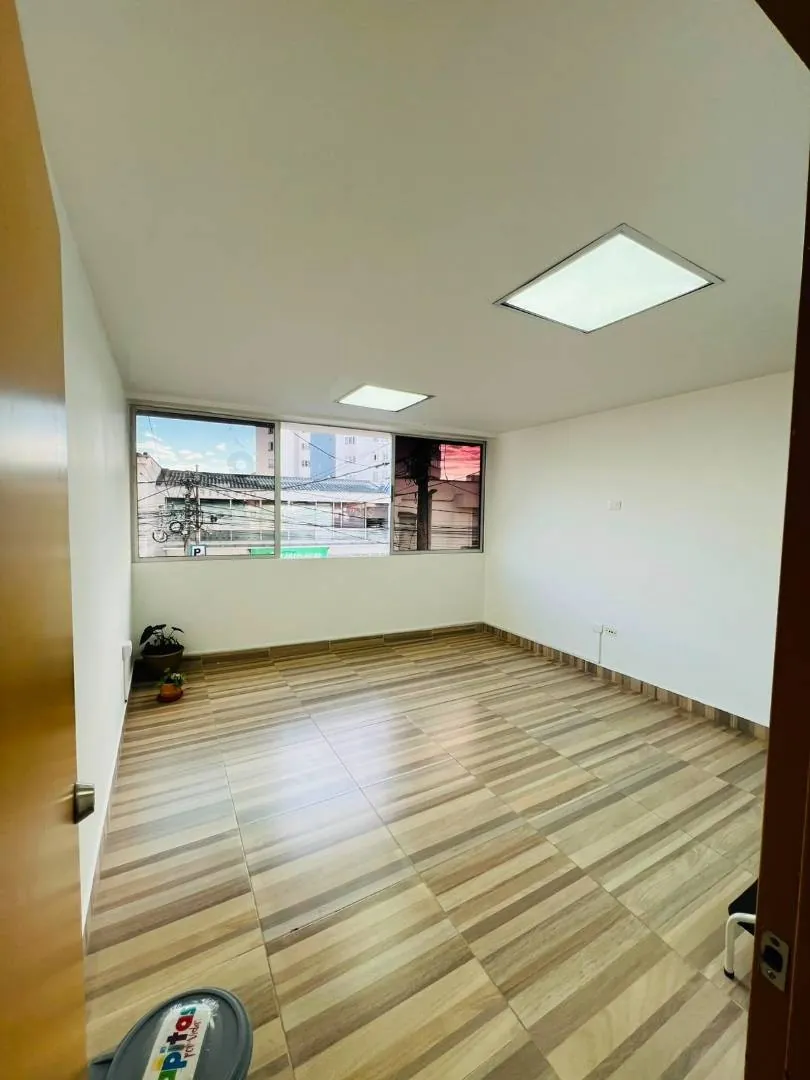 Oficina en Arriendo en San Jose Sur, Pereira, 30,0 m² (foto 3) — CREBI