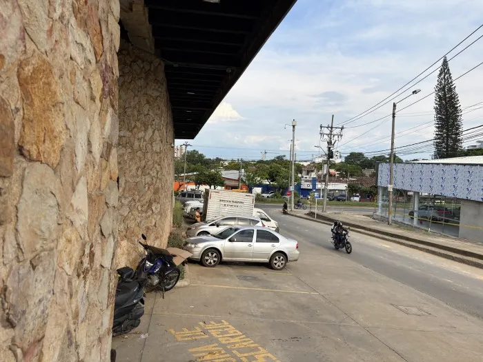 Edificio en Venta en Menga, Cali, 1500,0 m² (foto 3) — CREBI