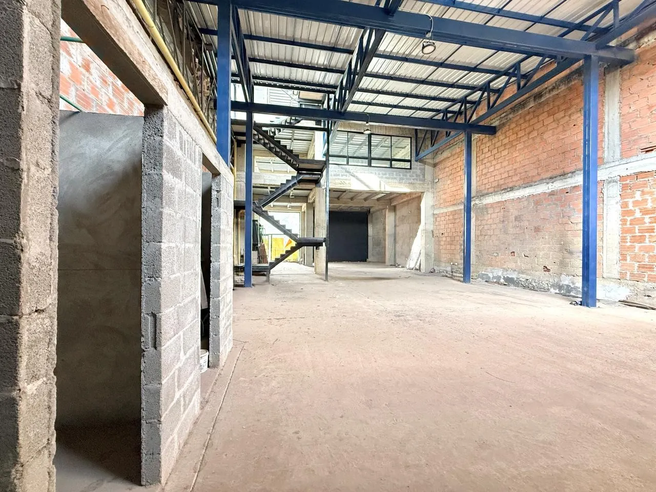 Bodega en Arriendo en Los Conquistadores, Pereira, 500,0 m² (foto 3) — CREBI
