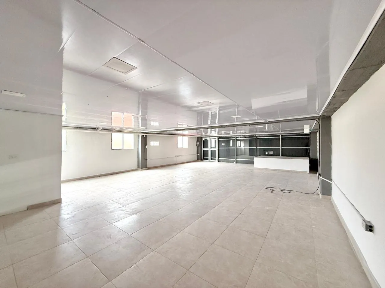 Local en Arriendo en San Joaquin, Pereira, 420,0 m² (foto 3) — CREBI