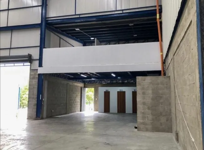 Bodega en Venta en Tribunas Corcega, Pereira, 640,0 m² (foto 3) — CREBI