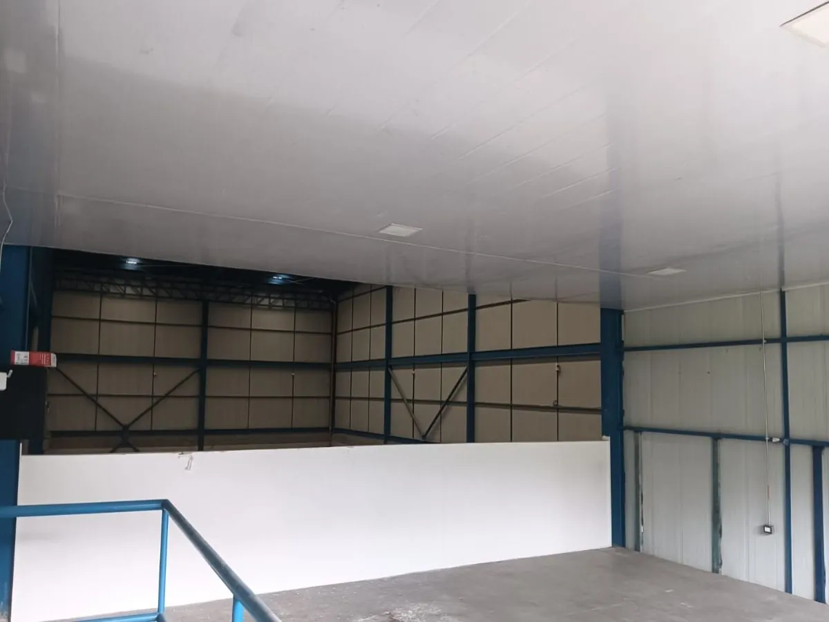 Bodega en Venta en Tribunas Corcega, LA GRANJA, 640,0 m² (foto 3) — CREBI