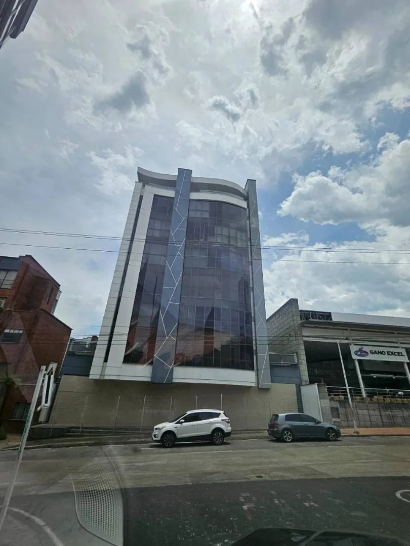 Local en Arriendo en Los Alpes, Pereira, 348,0 m² (foto 3) — CREBI